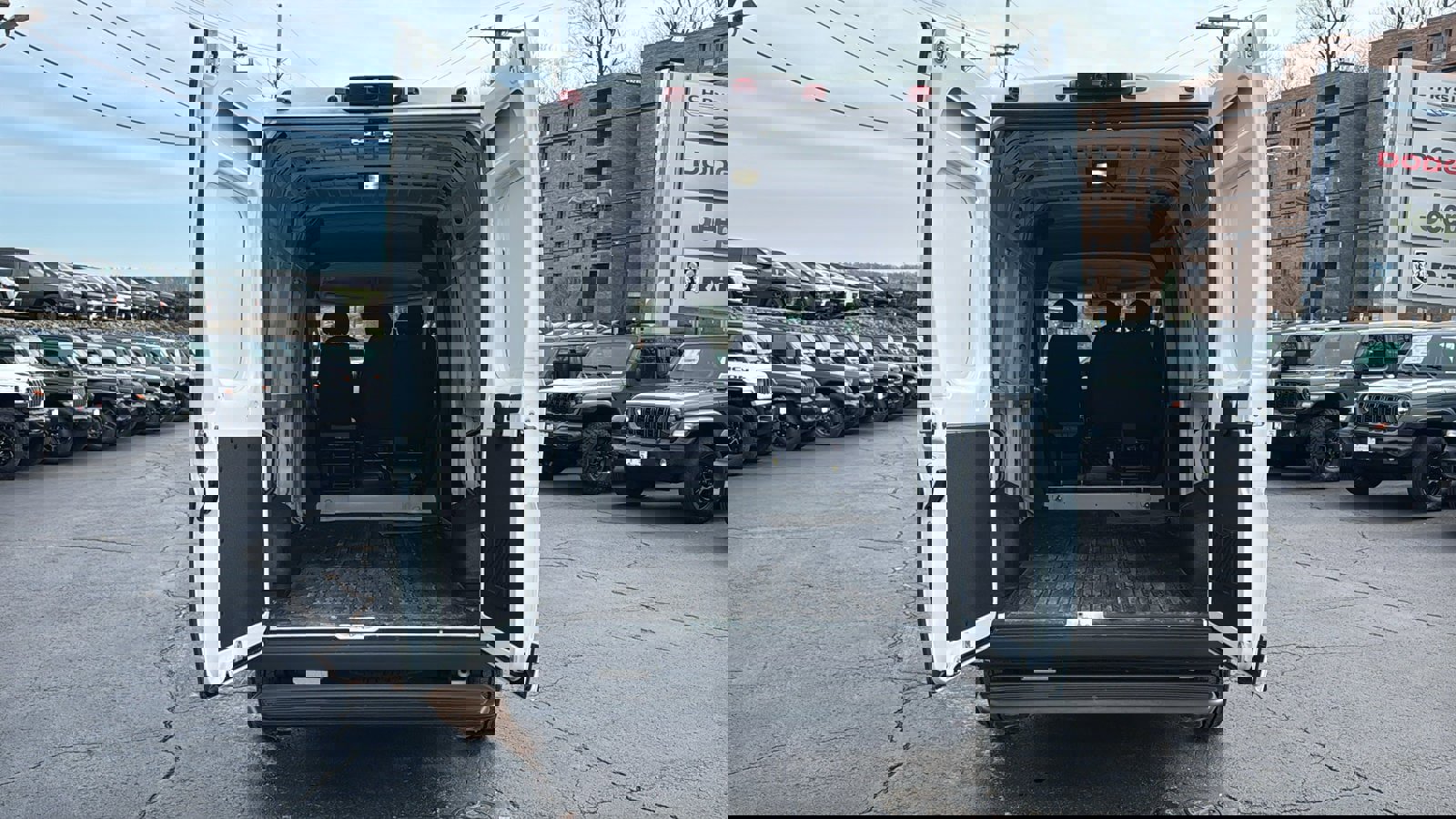 Used 2025 RAM ProMaster 2500 w/ Convenience Group image 27