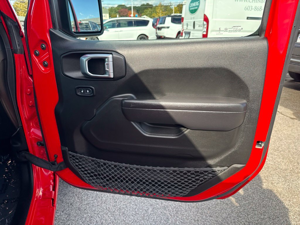 Certified 2022 Jeep Wrangler Unlimited Sport w/ Sun And Sound Package AWD/4WD image 27