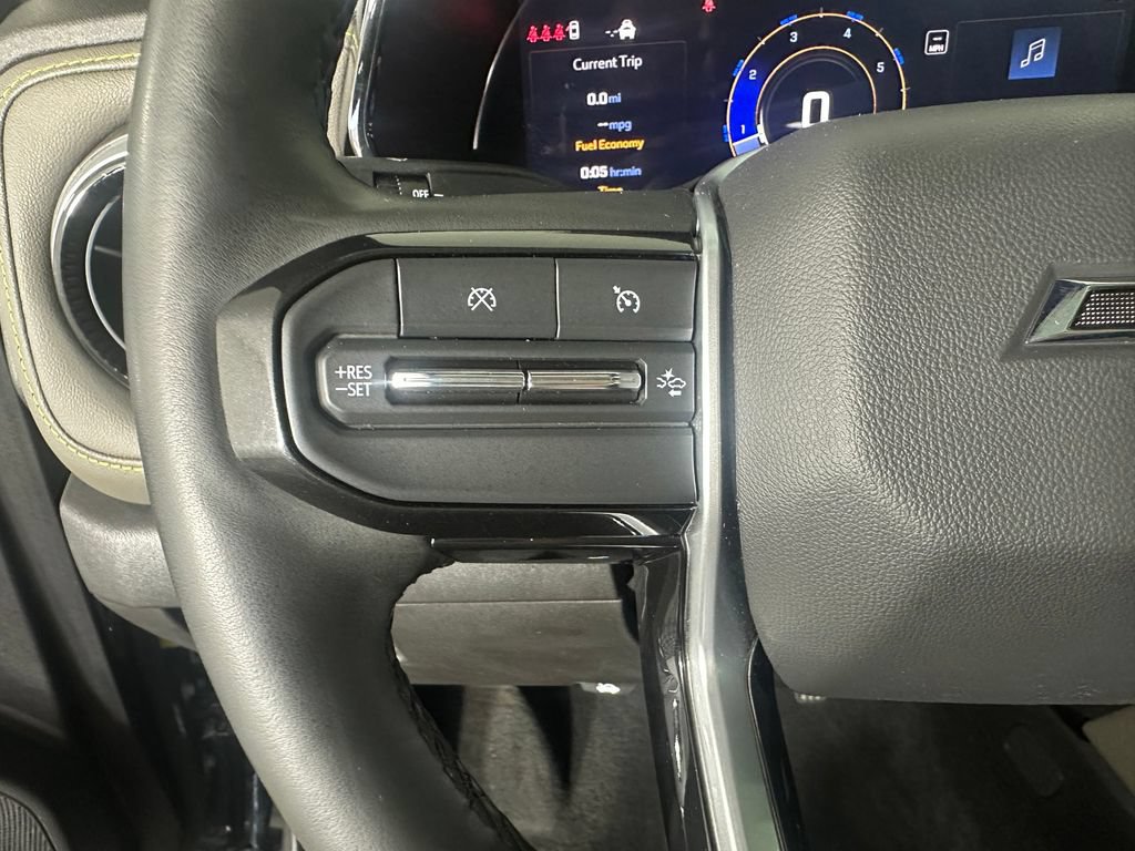 Used 2024 Chevrolet Colorado ZR2 w/ ZR2 Convenience Package III AWD/4WD image 13