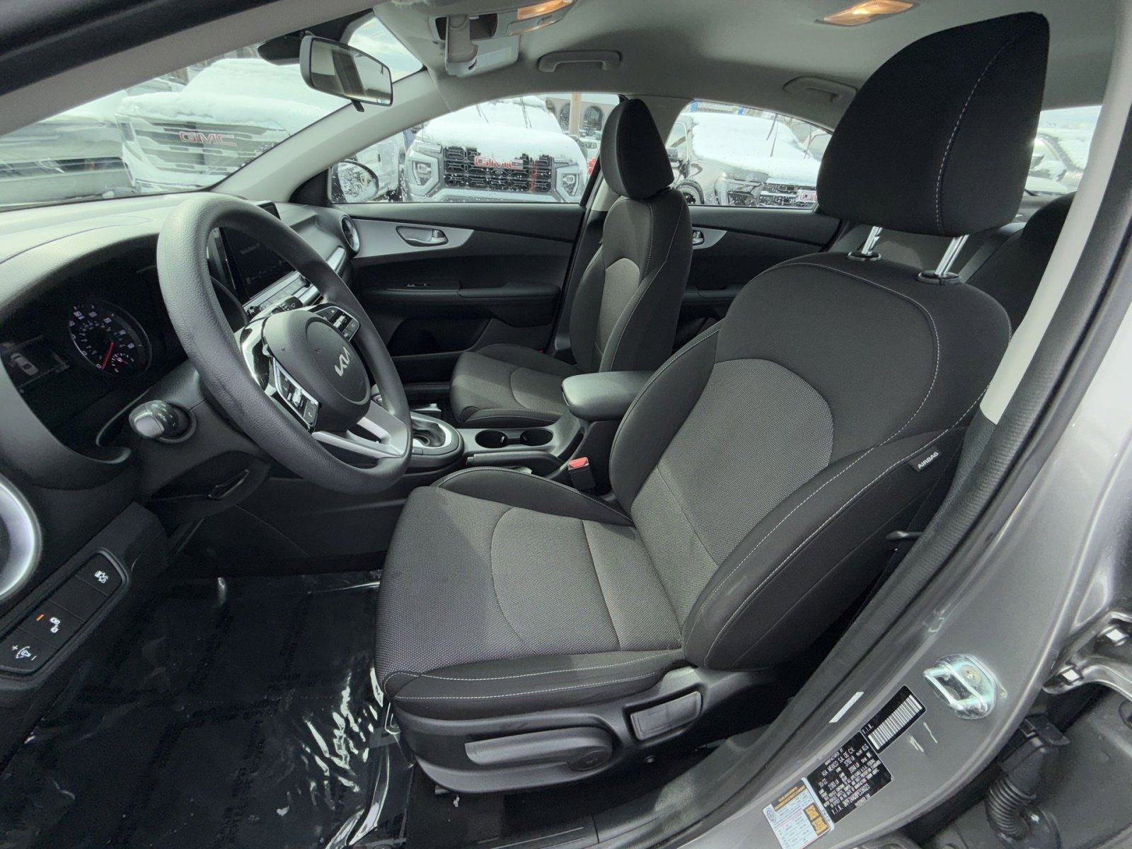 Used 2023 Kia Forte LXS w/ LXS Technology Package image 13