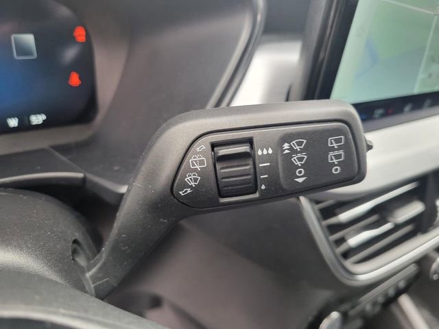 Used 2025 Ford Escape Platinum AWD/4WD image 17
