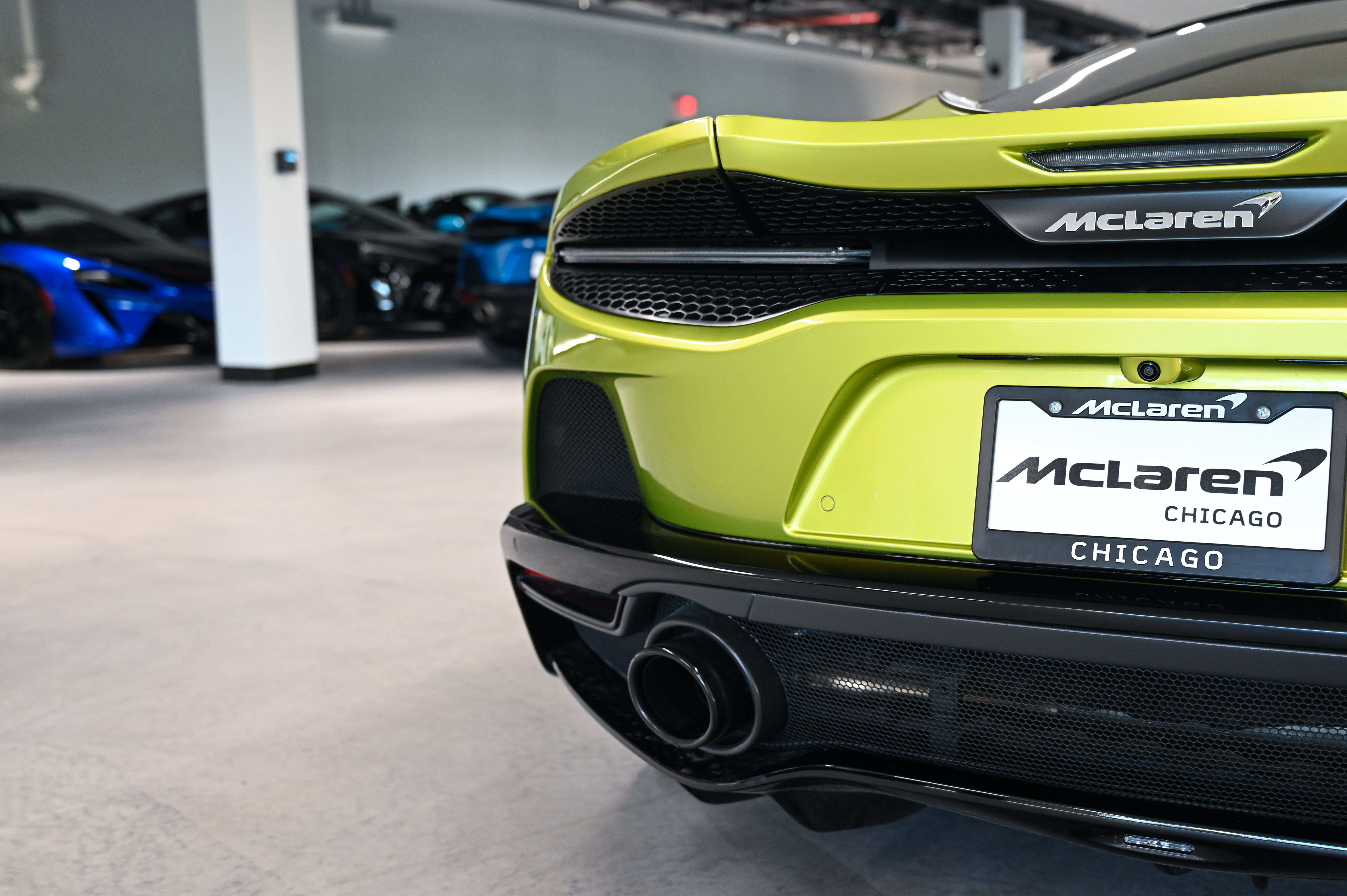 Used 2023 McLaren GT RWD image 17