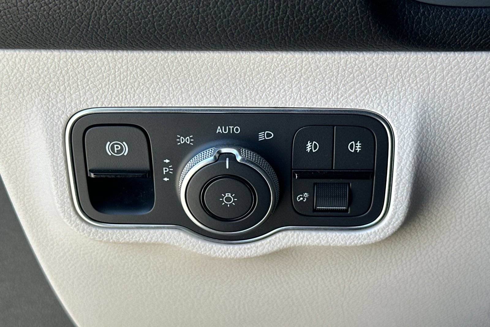 Certified 2023 Mercedes-Benz GLB 250 4MATIC image 36