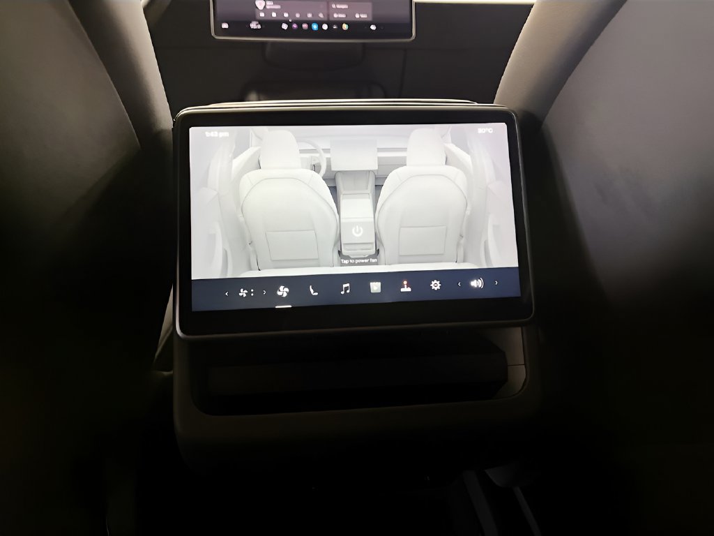 Used 2025 Tesla Model 3 Long Range AWD/4WD image 27