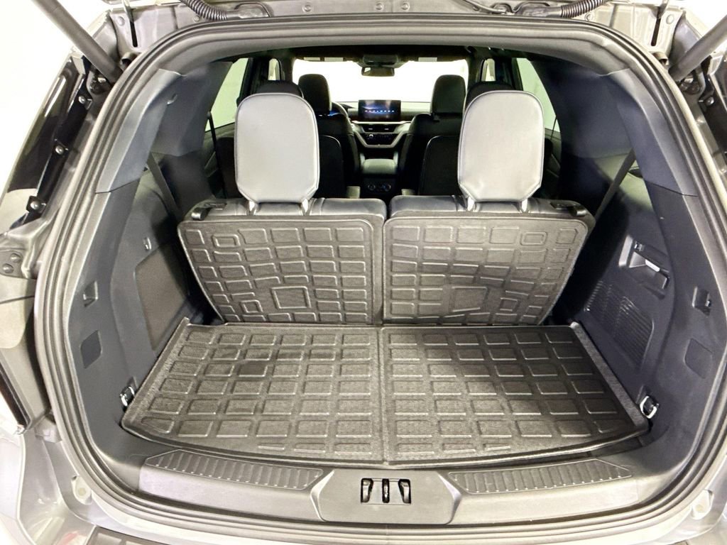 Used 2025 Ford Explorer ST-Line w/ Premium Package RWD image 28