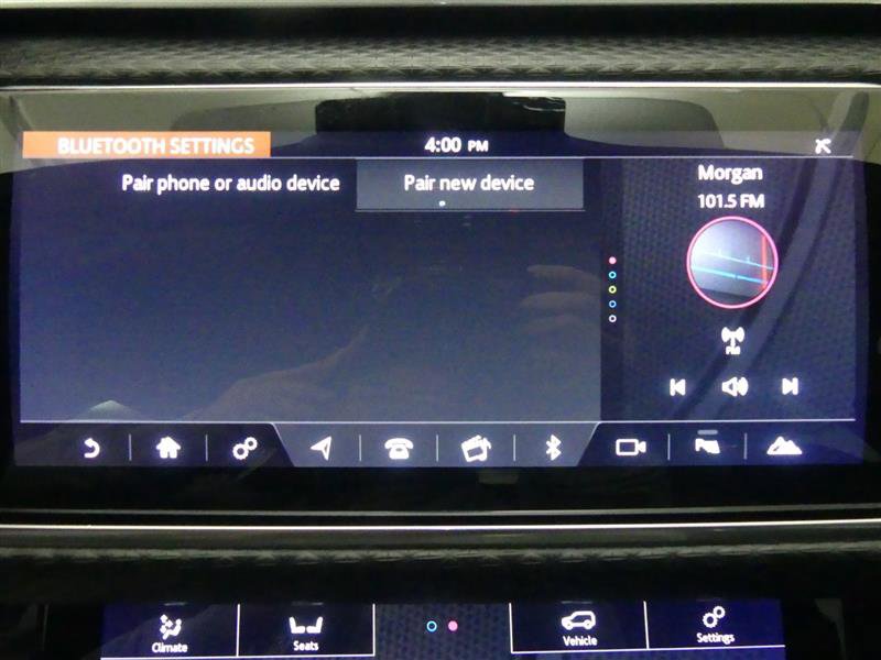 Used 2018 Land Rover Range Rover Velar R-Dynamic SE image 12