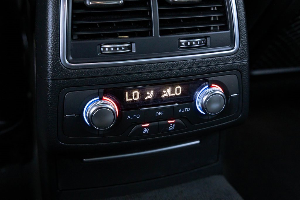 Used 2017 Audi RS 7 Prestige w/ Carbon-Optic Package image 33