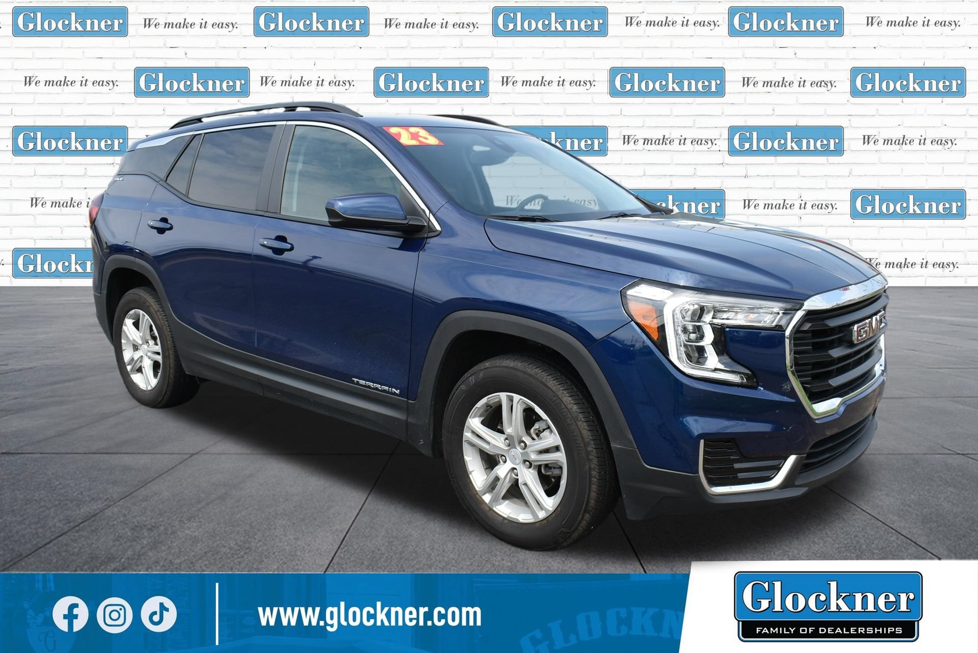Used 2023 GMC Terrain SLE w/ Driver Convenience Package AWD/4WD image 3