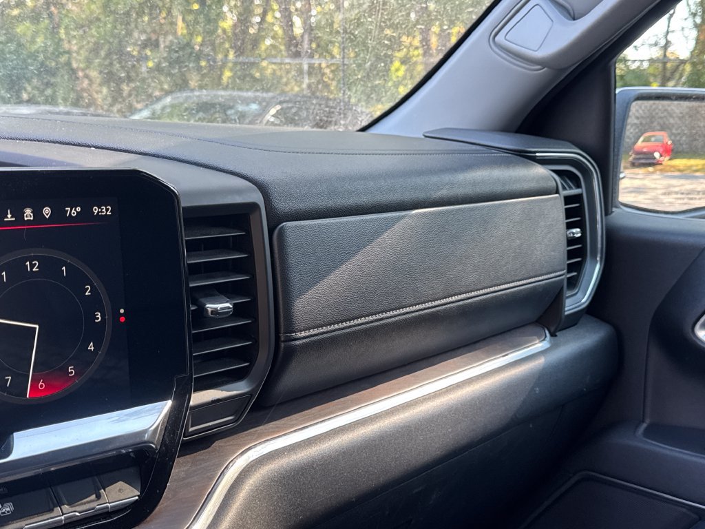 Used 2025 GMC Sierra 1500 SLT AWD/4WD image 29