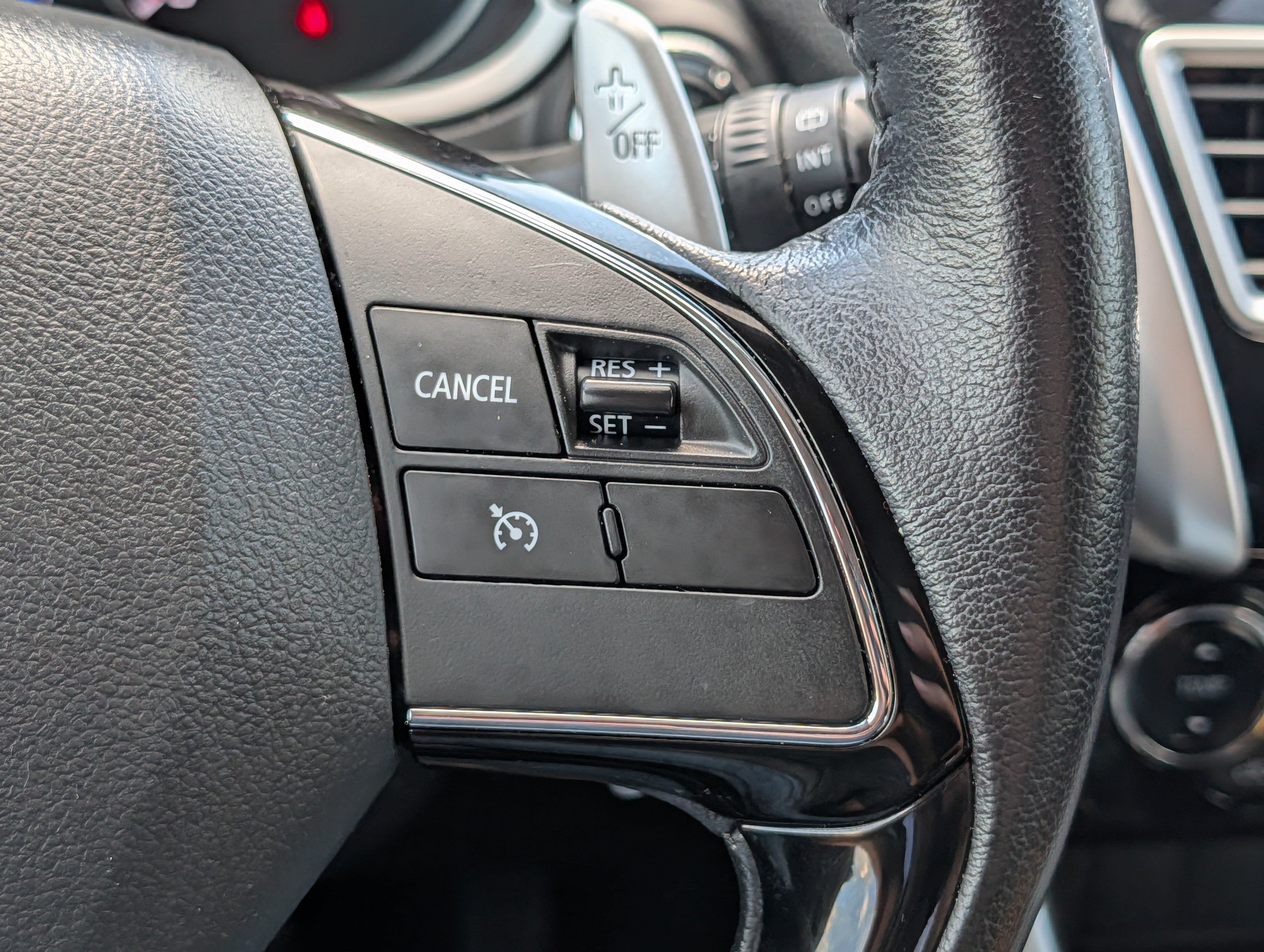 Used 2018 Mitsubishi Eclipse Cross SEL AWD/4WD image 30