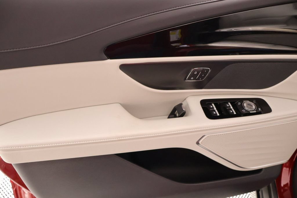 New 2026 Lincoln Nautilus Premier w/ Jet Appearance Package AWD/4WD image 15