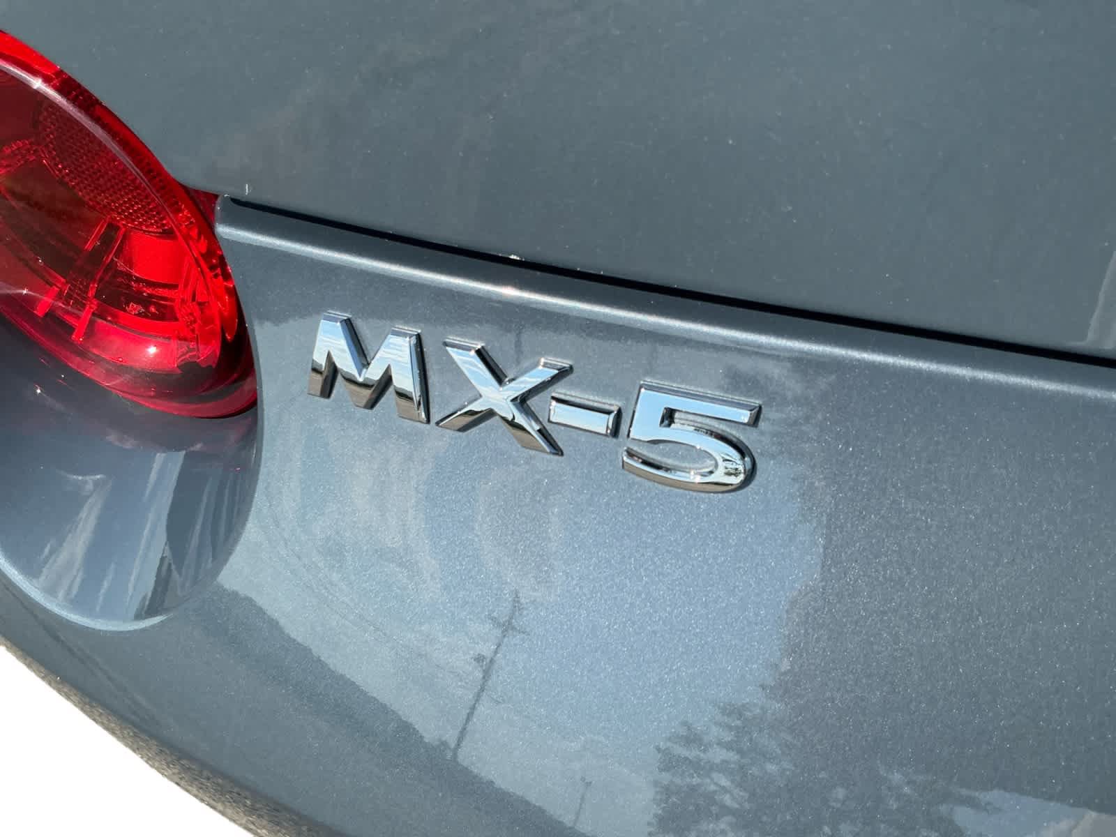 Used 2021 MAZDA MX-5 Miata Grand Touring RWD image 16