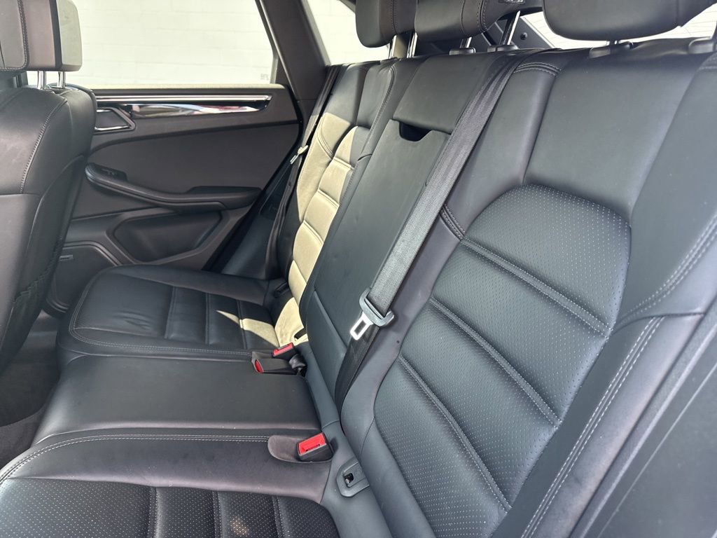 Used 2015 Porsche Macan S image 13