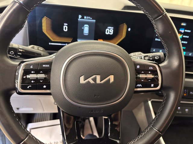 Used 2026 Kia Carnival FWD image 24