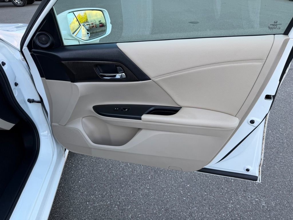 Used 2014 Honda Accord EX image 30