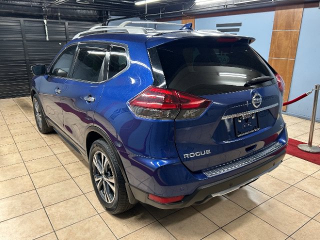 Used 2019 Nissan Rogue SV w/ Premium Package FWD image 3