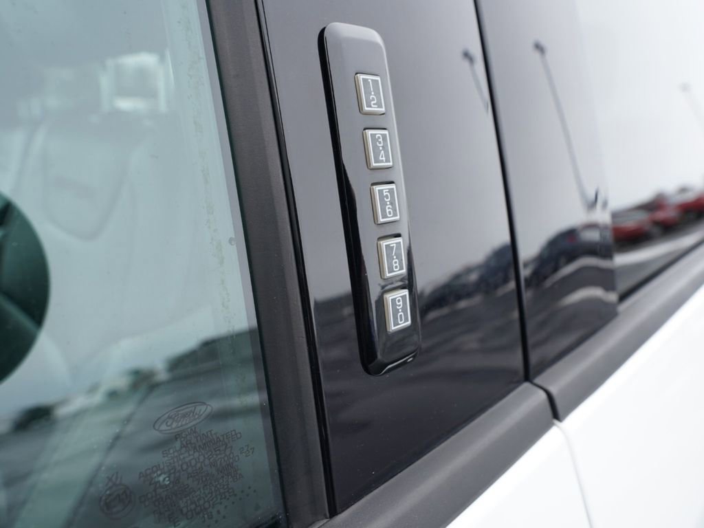 Used 2018 Ford F150 Raptor w/ Equipment Group 802A Luxury image 33