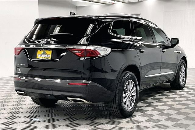 Used 2023 Buick Enclave Essence image 12
