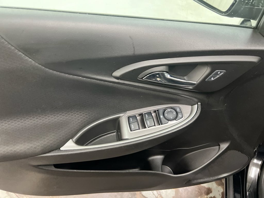 Used 2025 Chevrolet Malibu LT FWD image 20