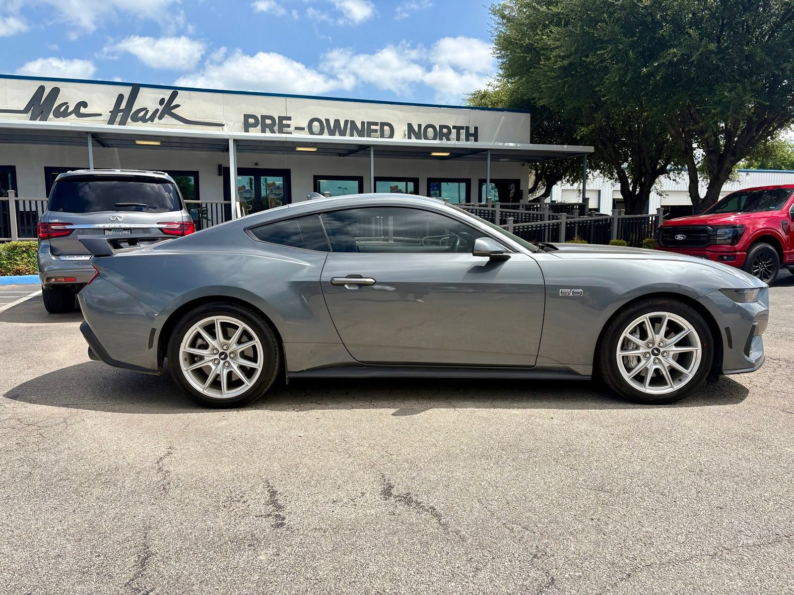 Used 2025 Ford Mustang GT Premium RWD image 2