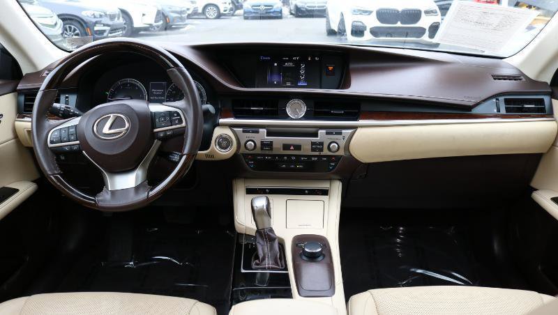 Used 2018 Lexus ES 350 w/ Premier Package image 22