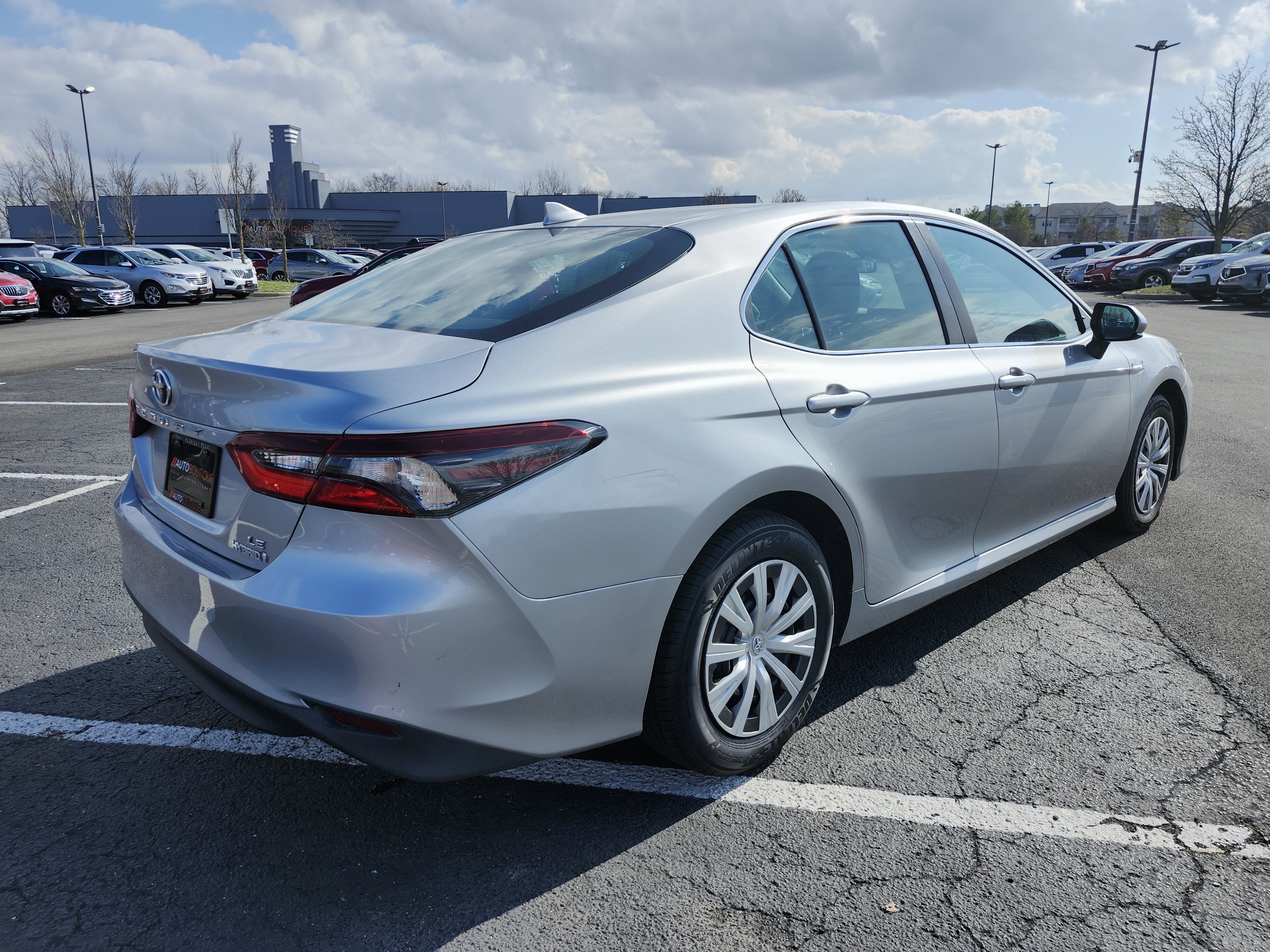 Used 2021 Toyota Camry LE image 17