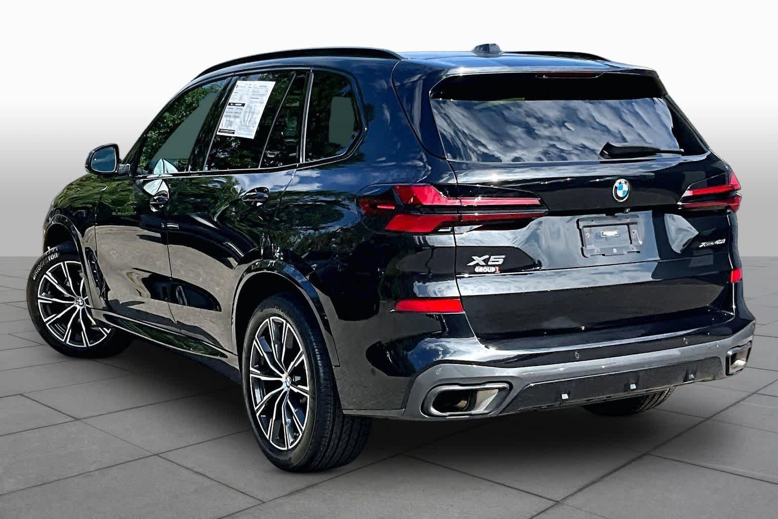 Used 2024 BMW X5 xDrive40i w/ M Sport Package AWD/4WD image 12