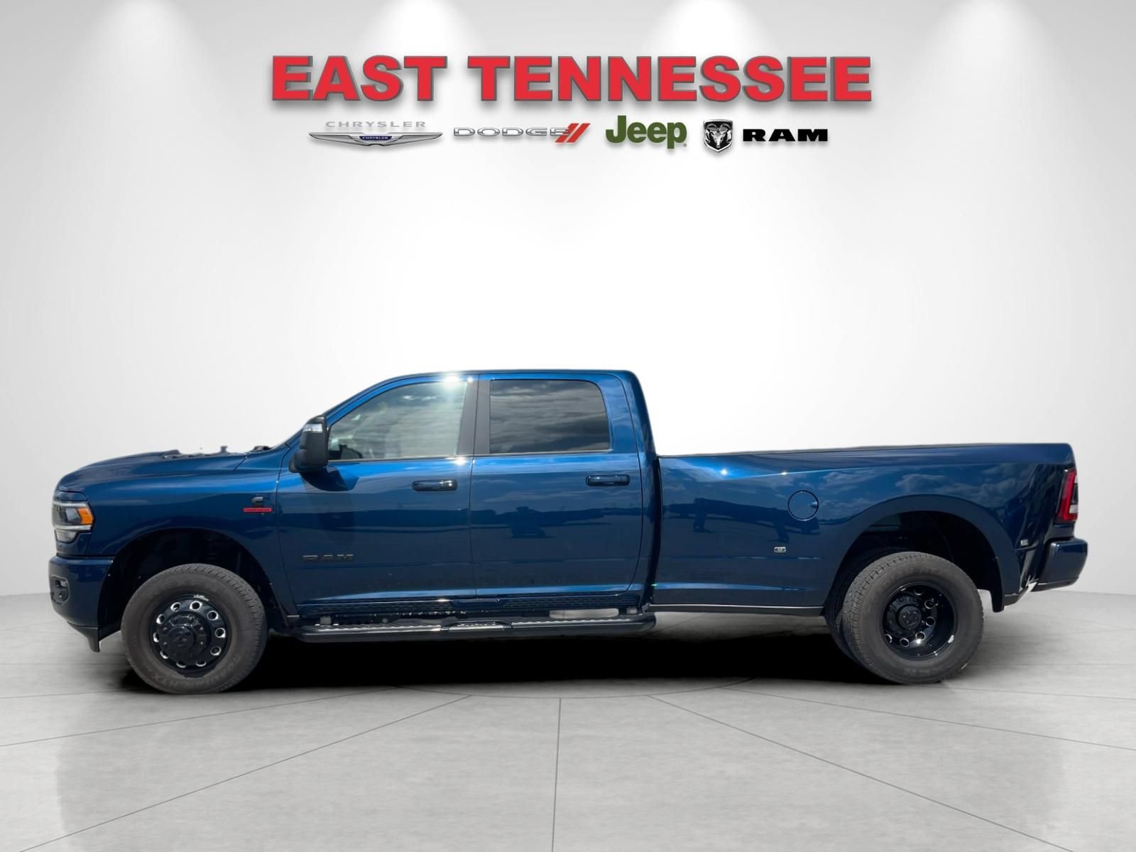 Used 2023 RAM 3500 Laramie w/ Night Edition AWD/4WD image 6