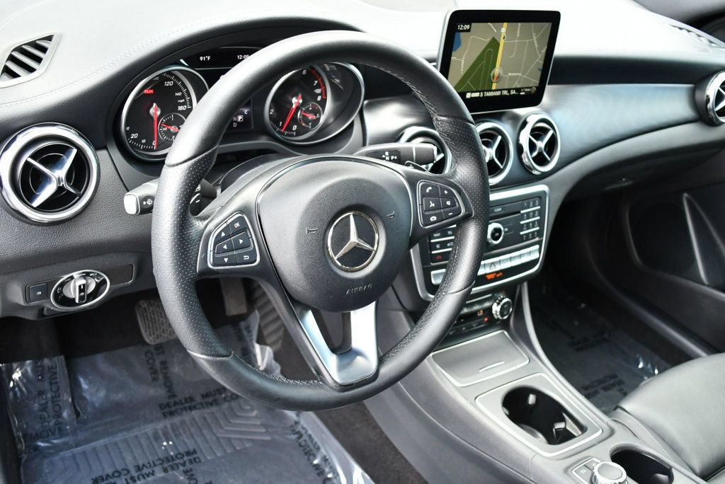 Used 2018 Mercedes-Benz GLA 250 4MATIC image 13