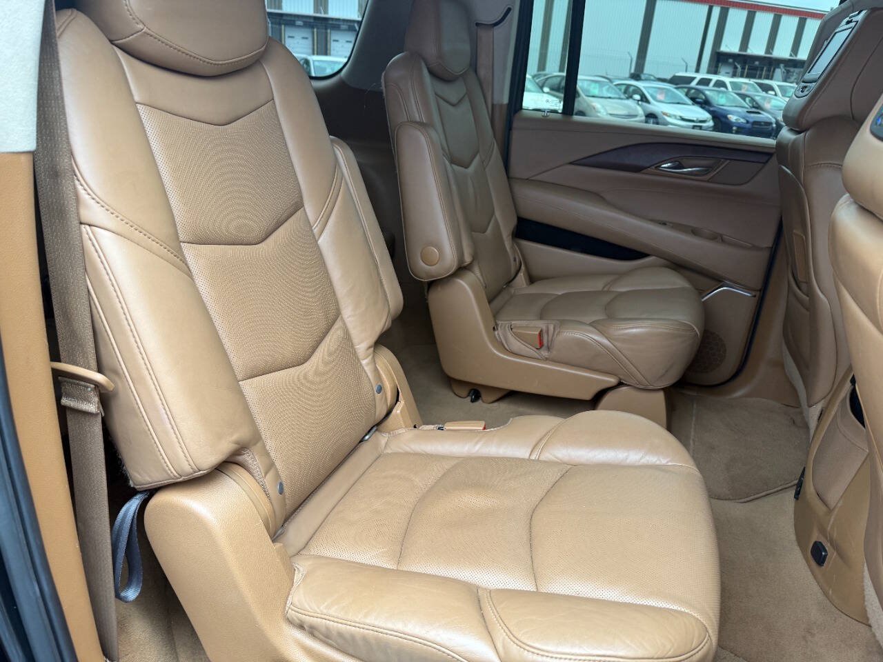 Used 2016 Cadillac Escalade ESV Platinum AWD/4WD image 43