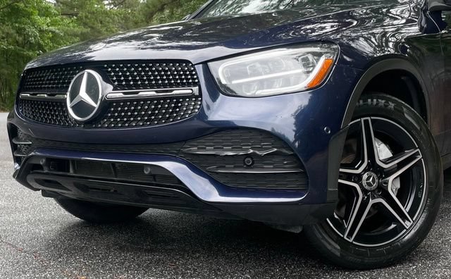 Used 2021 Mercedes-Benz GLC 300 4MATIC image 3