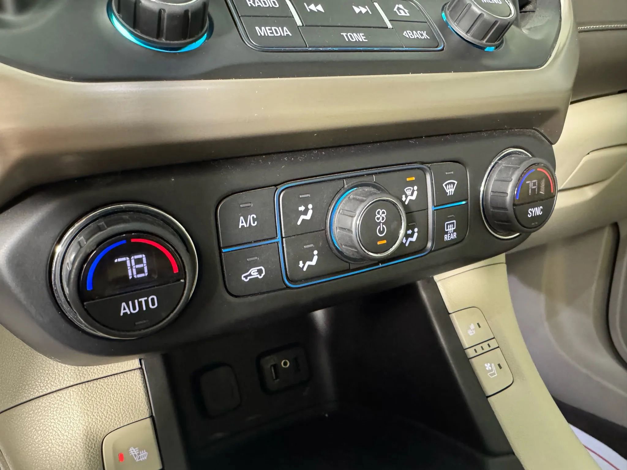 Used 2019 GMC Acadia Denali w/ Technology Package image 19