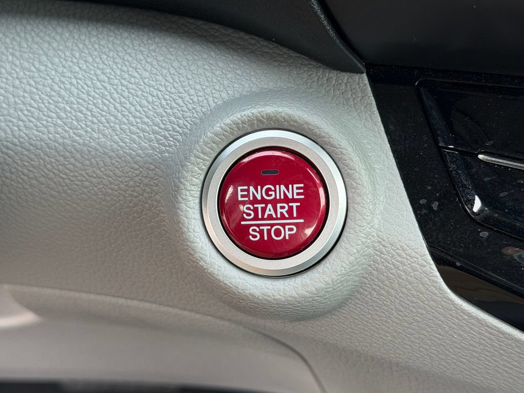 Used 2017 Honda Accord Touring image 33