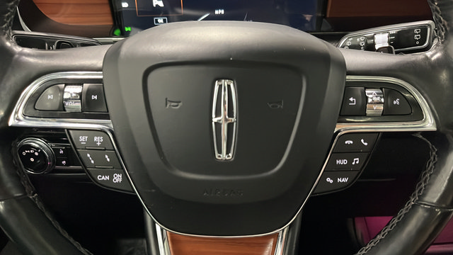 Used 2020 Lincoln Navigator L Reserve w/ Equipment Group 208A Reserve AWD/4WD image 16
