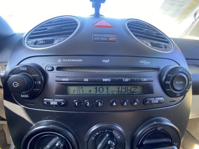 Used 2008 Volkswagen Beetle S FWD image 16