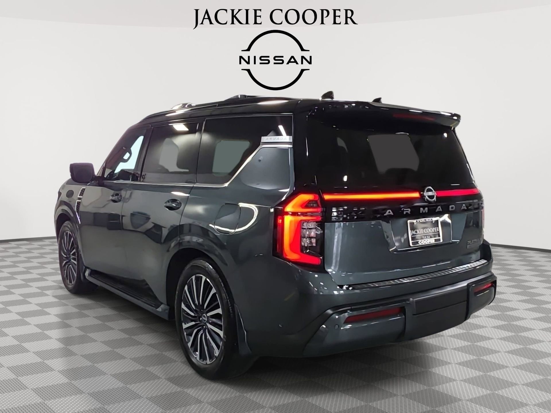 Used 2025 Nissan Armada Platinum Reserve image 7