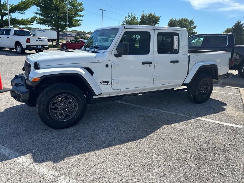 New 2026 Jeep Gladiator Sport AWD/4WD image 14