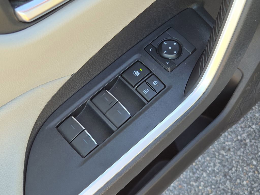 Used 2024 Toyota RAV4 XLE image 17