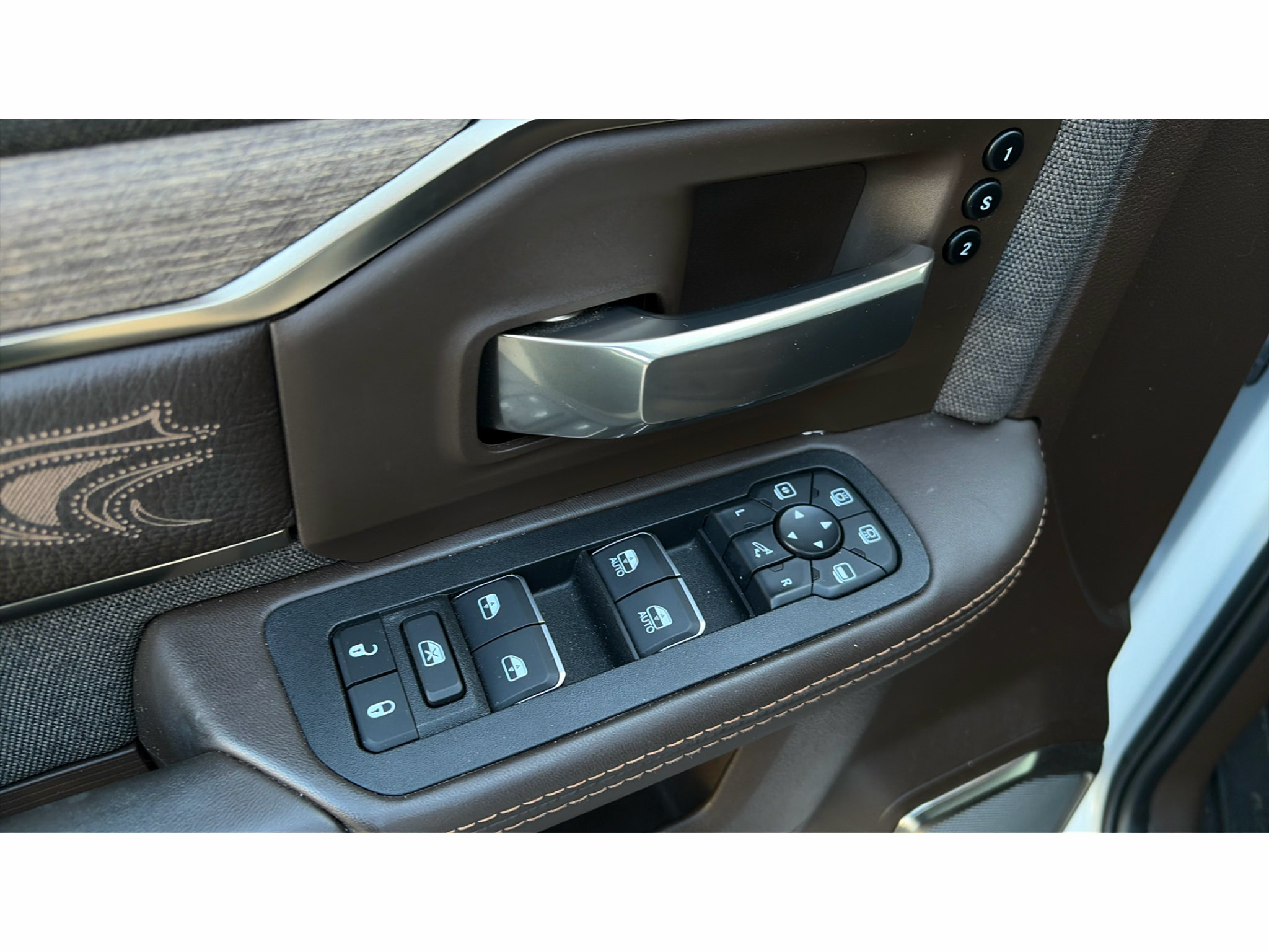 Used 2025 RAM 3500 Longhorn AWD/4WD image 7