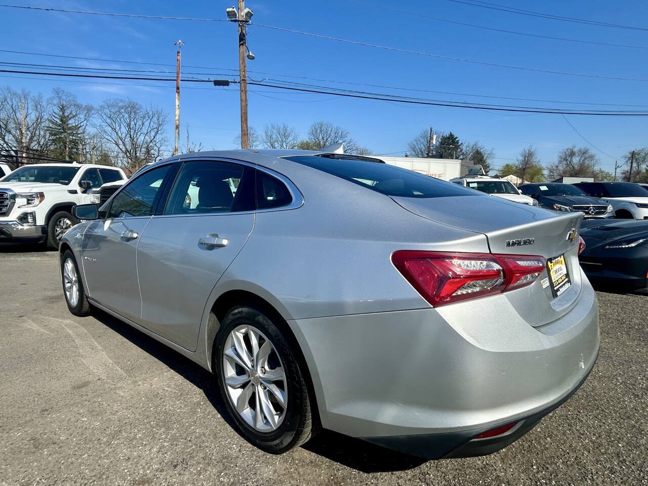 Used 2022 Chevrolet Malibu LT FWD image 3