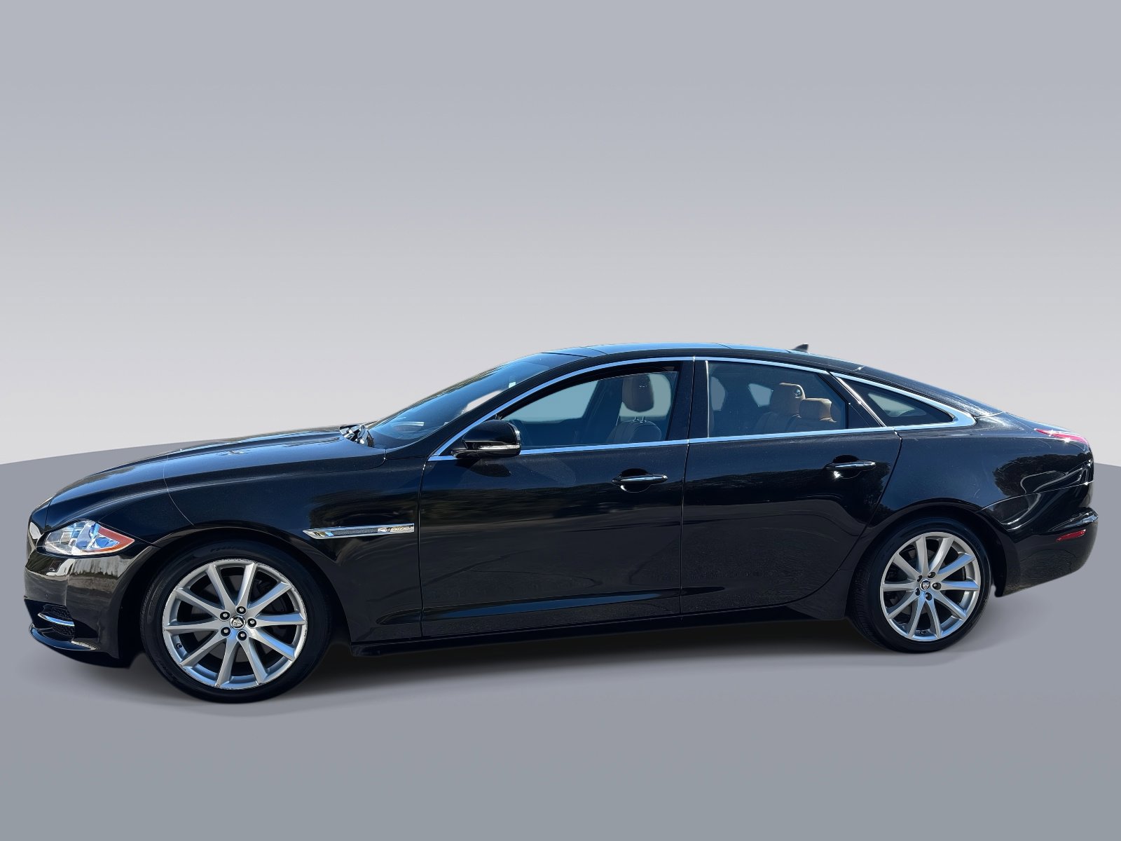 Used 2013 Jaguar XJ 4dr Sdn RWD RWD image 4