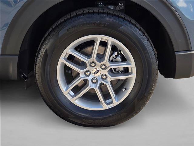 New 2026 Ford Explorer Active RWD image 9