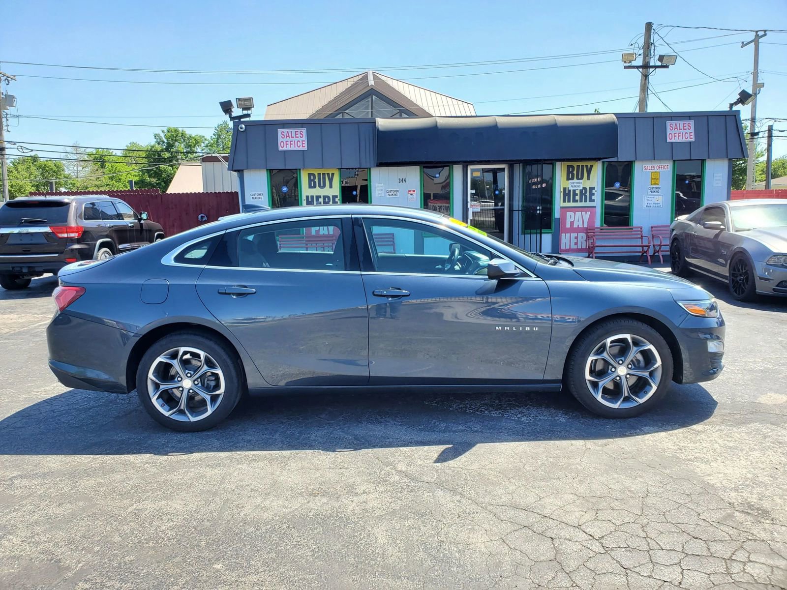 Used 2020 Chevrolet Malibu LT FWD image 23