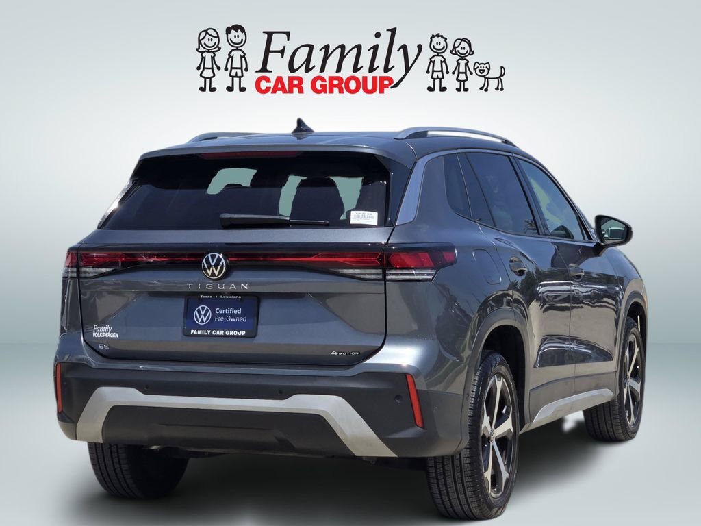 Used 2025 Volkswagen Tiguan SE AWD/4WD image 4