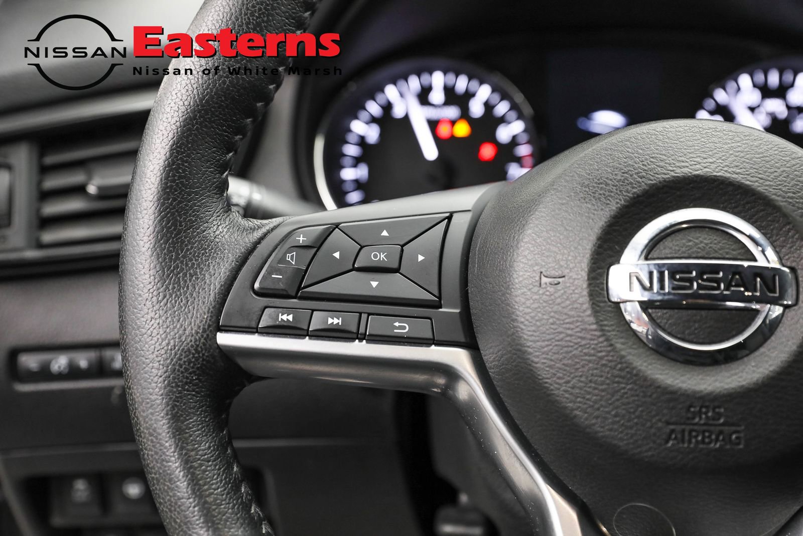 Used 2019 Nissan Rogue SV w/ Premium Package image 15