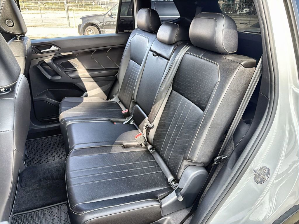 Used 2024 Volkswagen Tiguan SE R-Line image 24