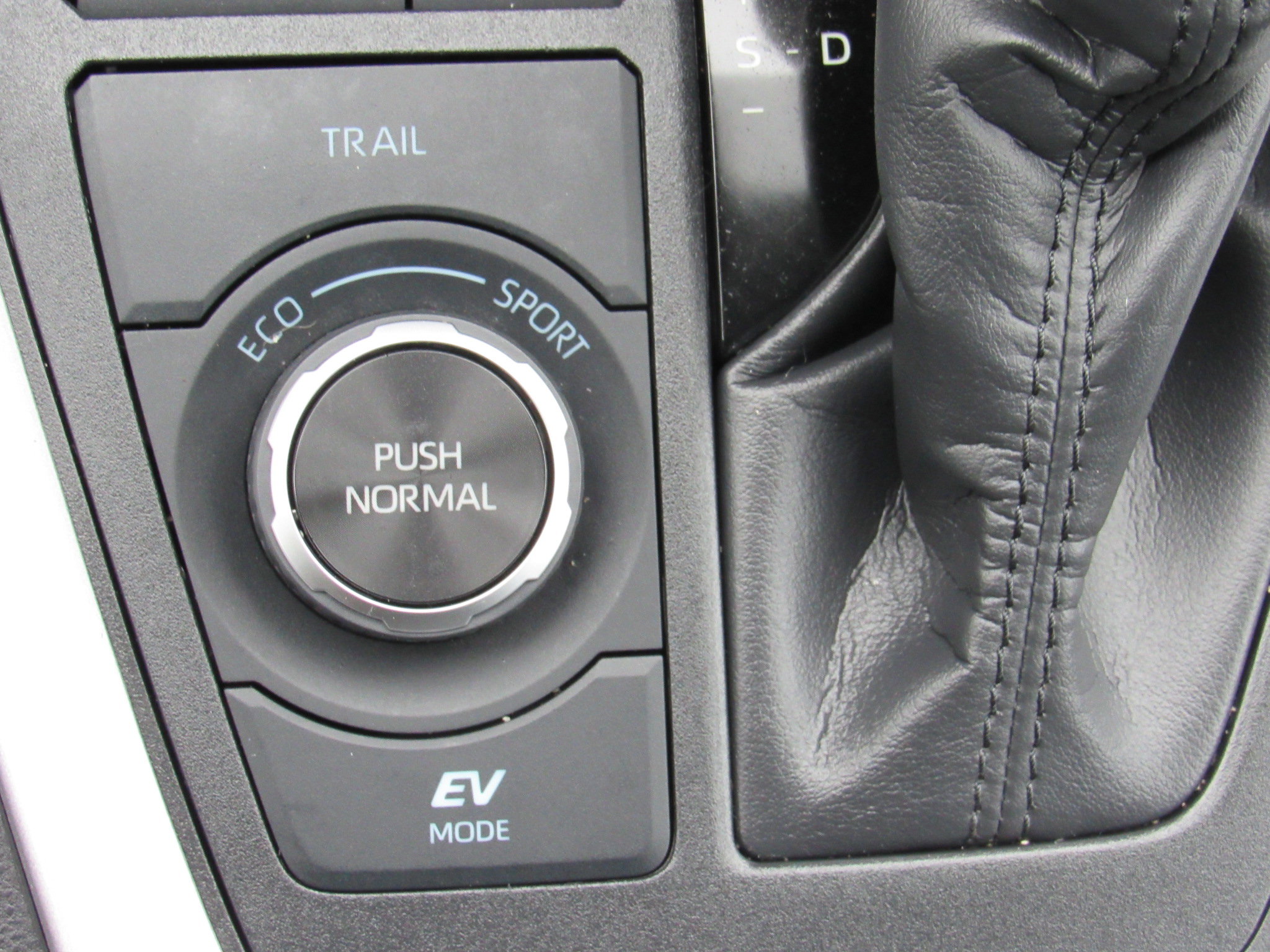 Used 2025 Toyota RAV4 Woodland Edition AWD/4WD image 27