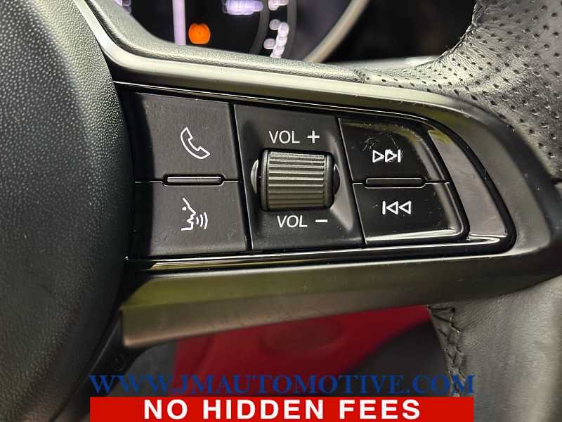 Used 2020 Alfa Romeo Giulia Ti w/ Active Blind Spot Package AWD/4WD image 41