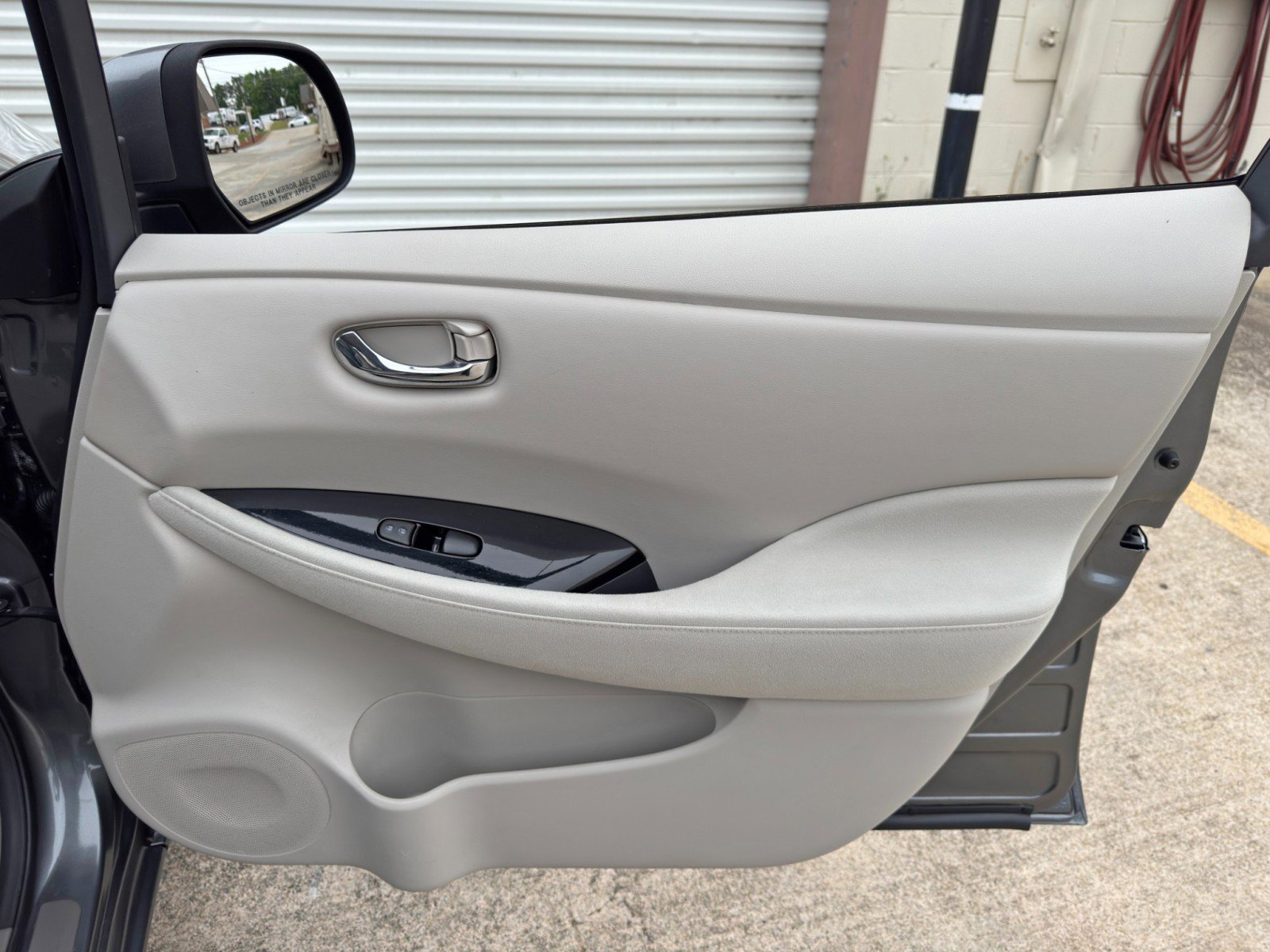 Used 2015 Nissan Leaf SV FWD image 37