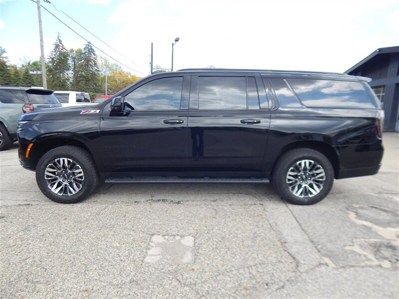 Used 2026 Chevrolet Suburban Z71 w/ Comfort Package AWD/4WD image 1